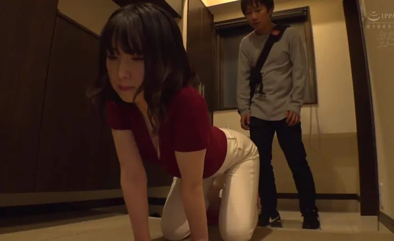 Em hotgirl cạnh nhà thiếu thốn và cậu học sinh trúng số cạnh bên